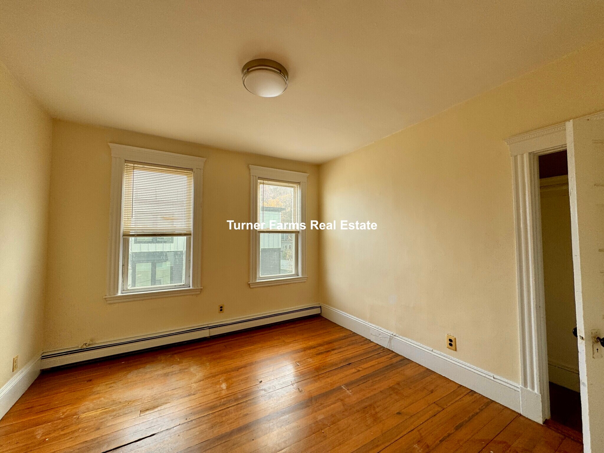 Building Photo - 144 Hillside St