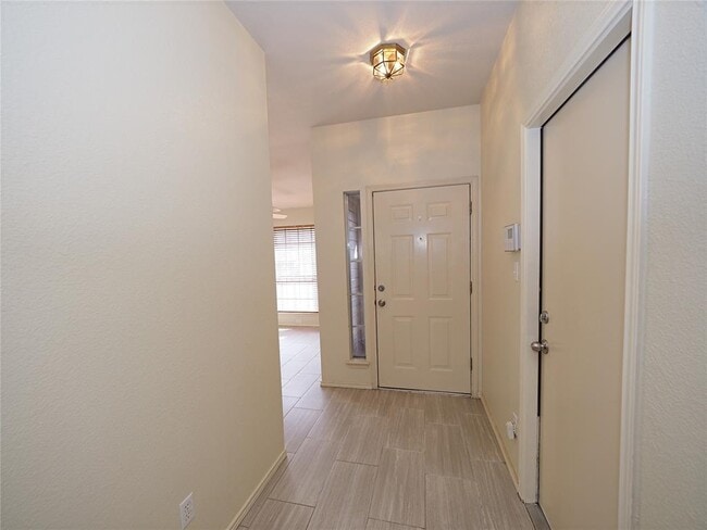 Building Photo - 1161 Kentra Dr