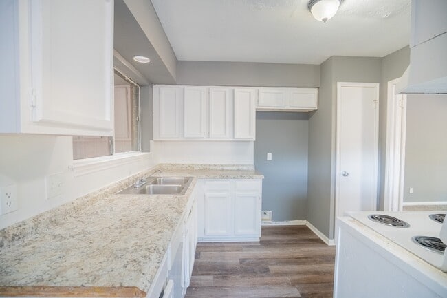 Building Photo - 22819 Carter Gate Dr