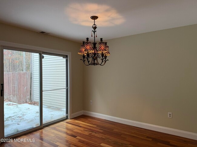 Building Photo - 597 Woodbine Ln