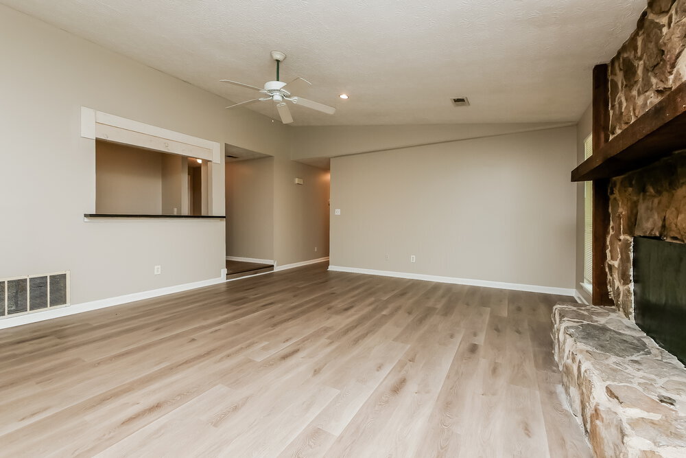 Building Photo - 9380 Forest Knoll Dr