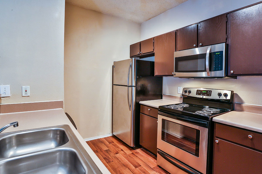 Full Kitchen with Upgraded Appliances* - MacArthur Ridge Apartments