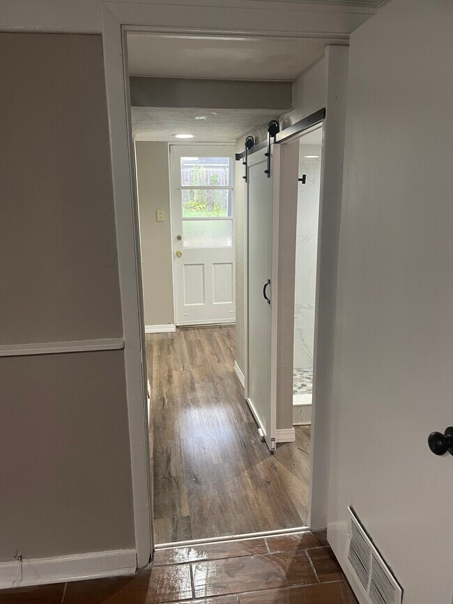 Building Photo - 16222 Howe Rd