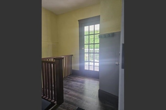 Building Photo - 304 Wood St