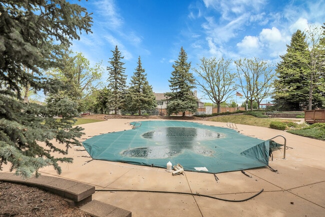 Building Photo - 8475 Pebble Creek Way