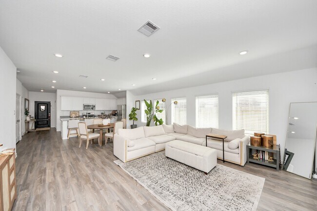 Building Photo - 2302 Dewford Fls Dr