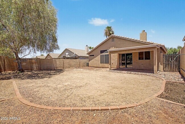Building Photo - 905 E Potter Dr