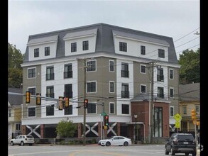 Building Photo - 2 Silver St