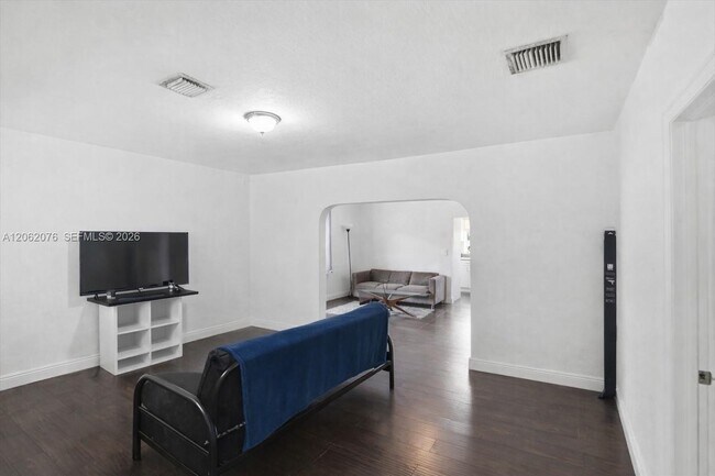 Building Photo - 3645 SW 25th Ter