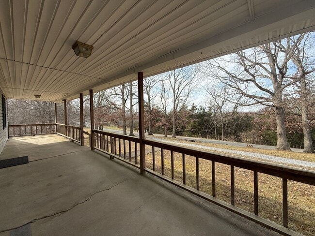 Building Photo - 5 Bedroom, 2 Bathroom Home in Greene County, TN