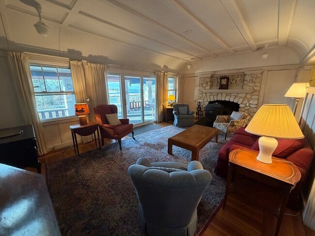 Building Photo - 630 Washington St