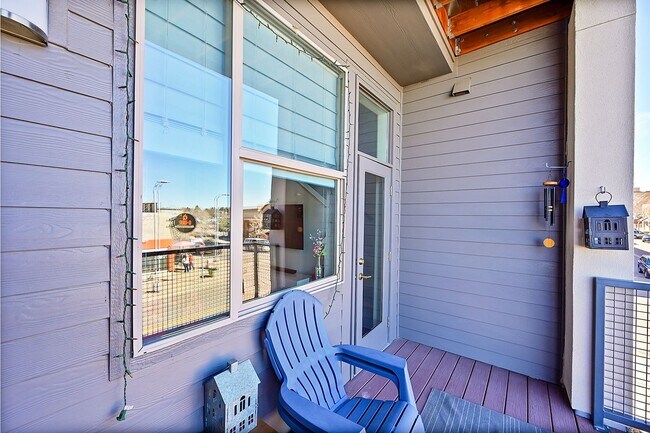 Building Photo - 7080 W Alaska Dr
