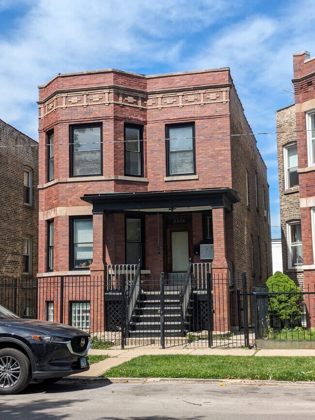 Building Photo - 2506 N Avers Ave