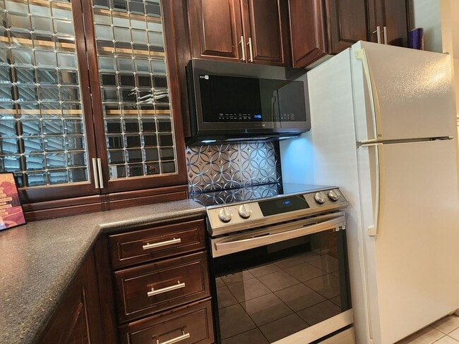 Building Photo - Beautiful 2 Bd 2 Bath Condo in Murray