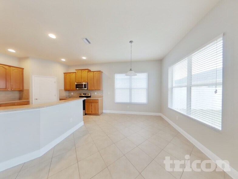 Building Photo - 30656 Palmerston Pl