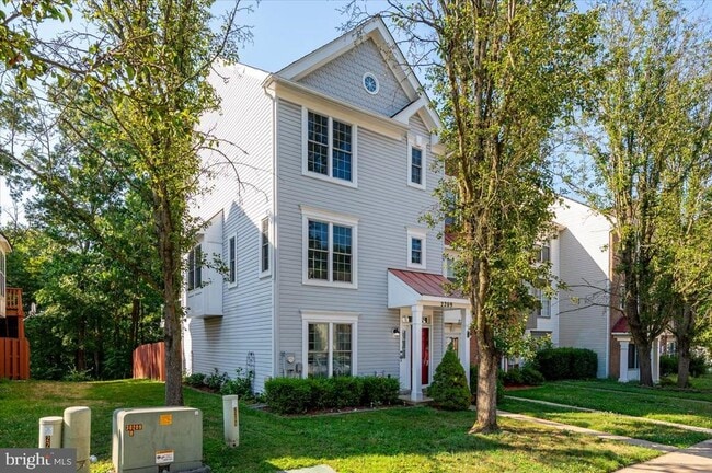 Building Photo - 2209 Commissary Cir