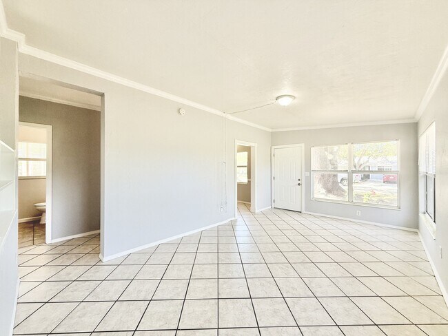 Building Photo - 7111 Onyx Dr N