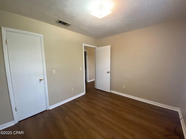 Building Photo - 6707-6722 FL-22