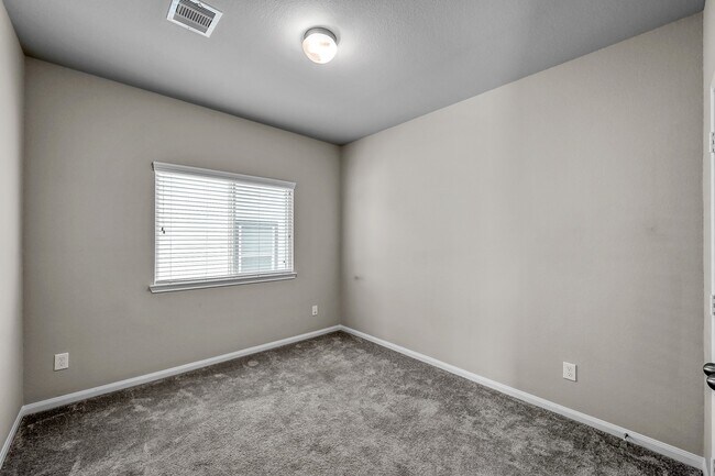 Building Photo - 11107 Lulu Ln