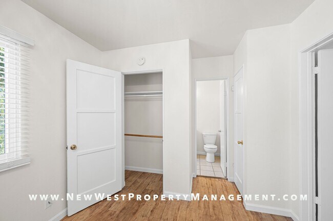 Building Photo - 547 22nd St