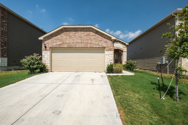 Building Photo - 3 Bedroom, 2.5 Bath Home in North Austin