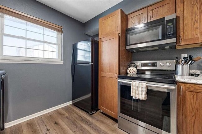 Building Photo - $1,750 | 3 Bedroom, 2.5 Bathroom Townhouse | Pet Friendly* | Available for August 1st, 2026 Move In!