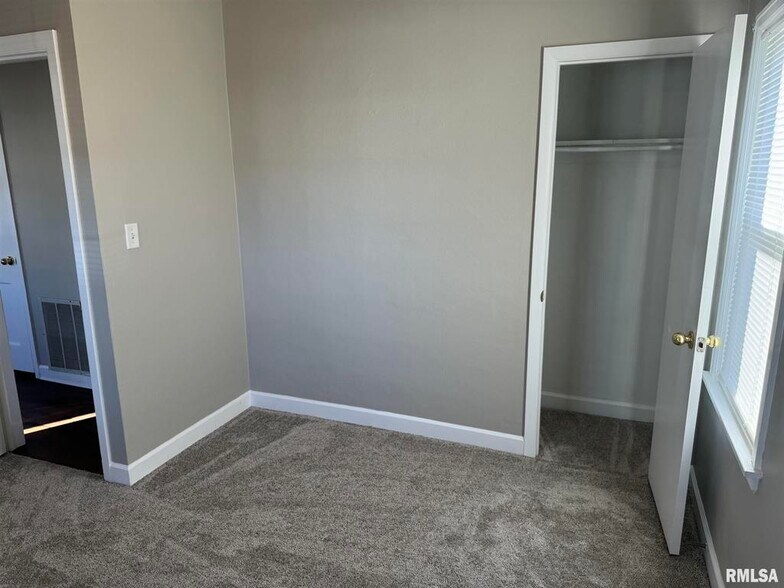 Building Photo - 3637 Johnson Ave