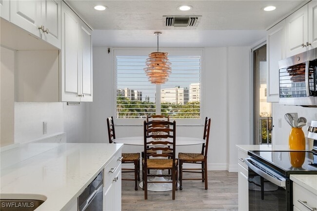 Building Photo - 11118 Gulf Shore Dr