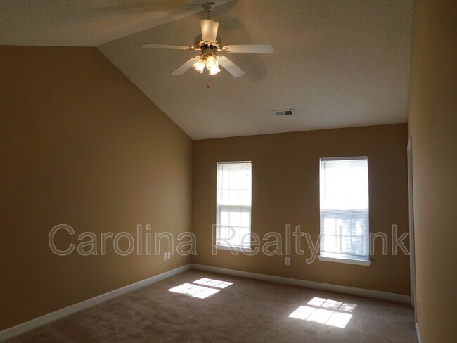 Building Photo - 7905 Shiny Meadow Ln