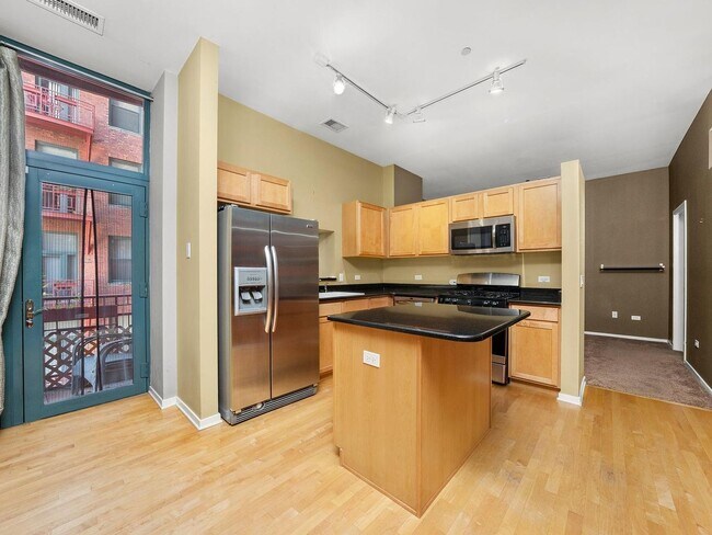Building Photo - 208 W Washington St