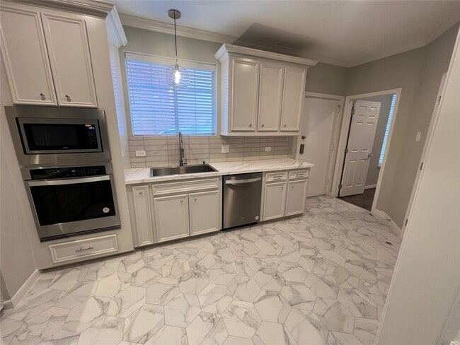 Building Photo - 1516 Park St