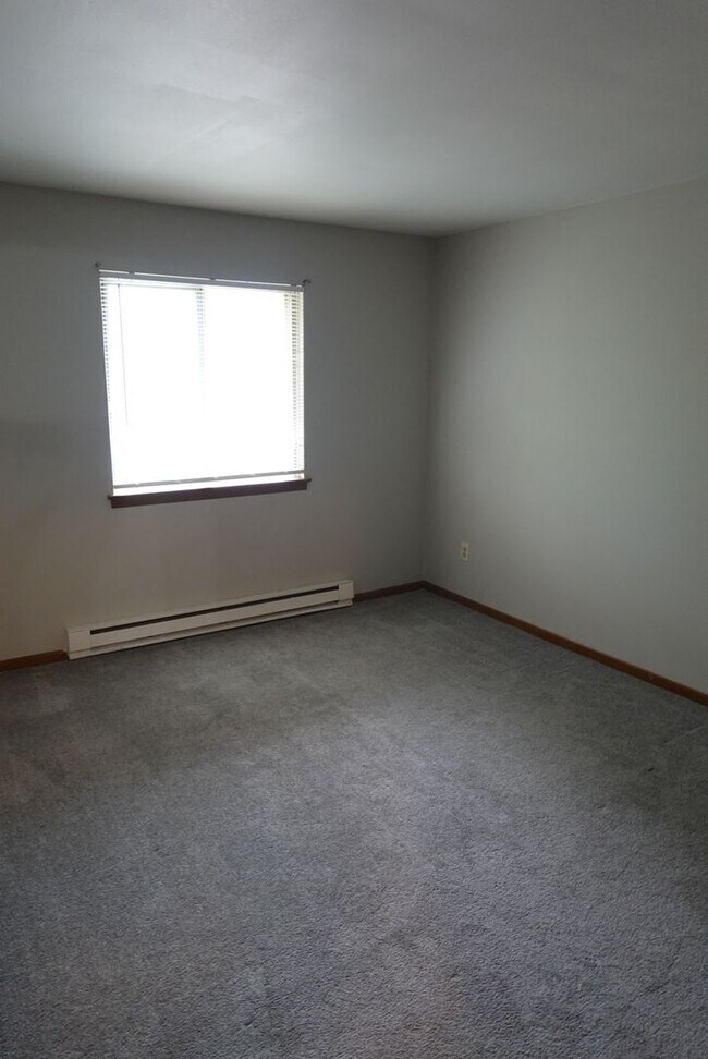 Building Photo - Modern Apartments Available Now!