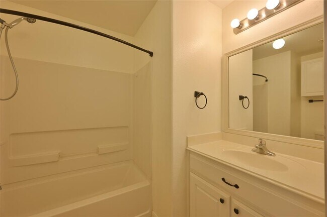 Building Photo - 28927 Rio Grande River Dr