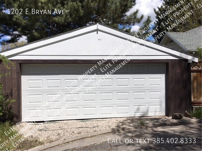 Building Photo - 1202 Bryan Ave