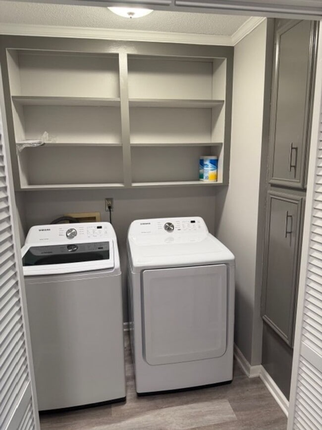 Building Photo - 2BR/2.5BA Condo w/ Community Pool in Simsponville!