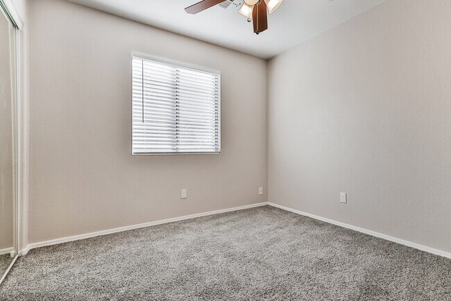 Building Photo - 809 E Rossi Ct