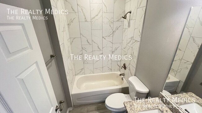 Building Photo - 1682 Waneta St SE