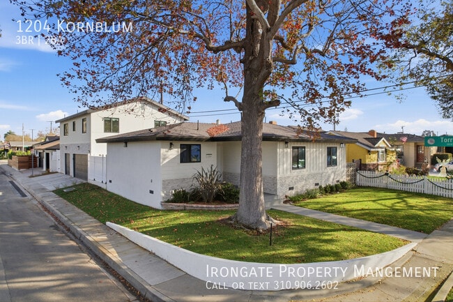 Building Photo - 1204 Kornblum-