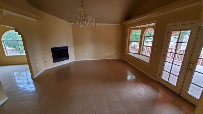 Building Photo - 304 Calle Al Rumbo