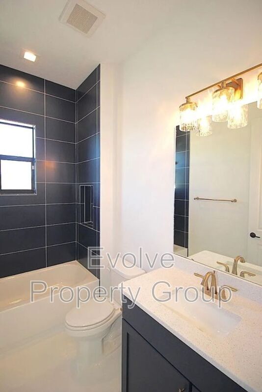 Building Photo - 20 Del Palma Dr