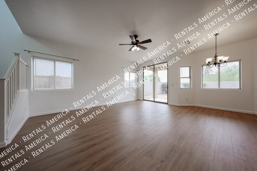 Building Photo - 1295 E Leaf Rd