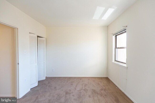 Building Photo - 2031 South St
