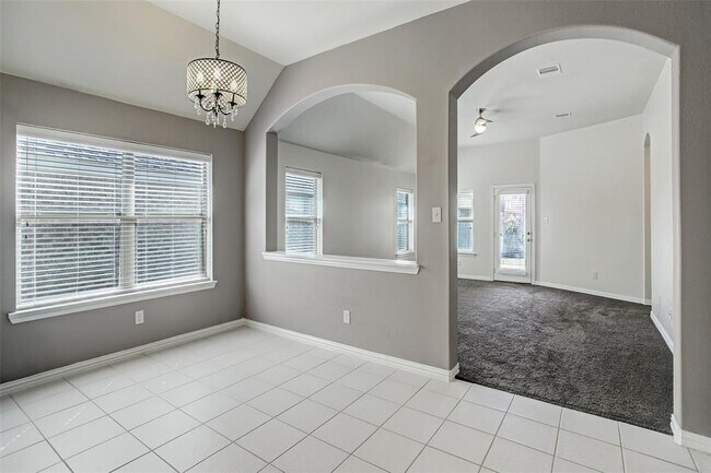Building Photo - 26607 Grey Sparrow Dr