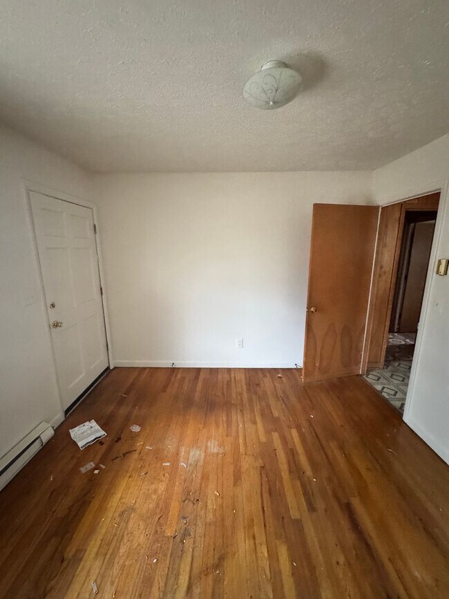 Building Photo - 2 bedroom / 1 office / 1 bathroom in Shelby, NC