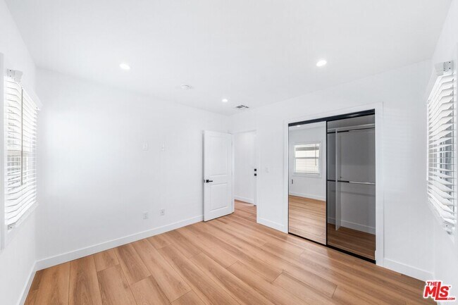 Building Photo - 1258 Mariposa St