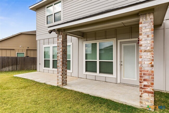 Building Photo - 2233 Chia Ct