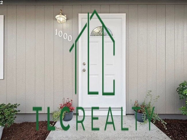 Building Photo - Beautiful Home on Corner Lot