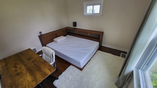 Bedroom 4 - 156 Stoneleigh Ave