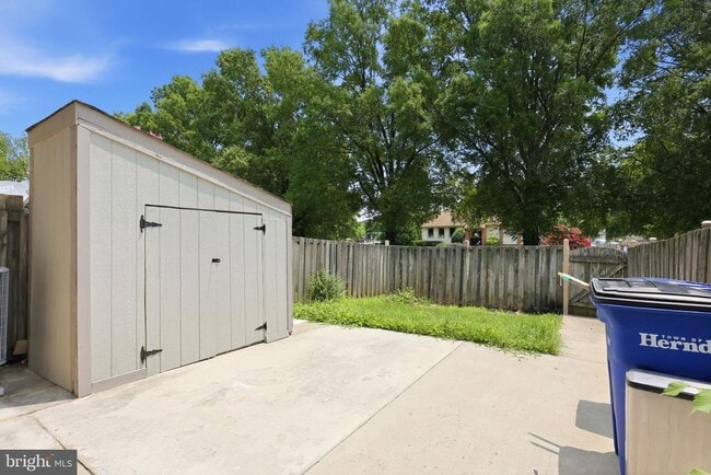 Building Photo - 1211 Springtide Pl
