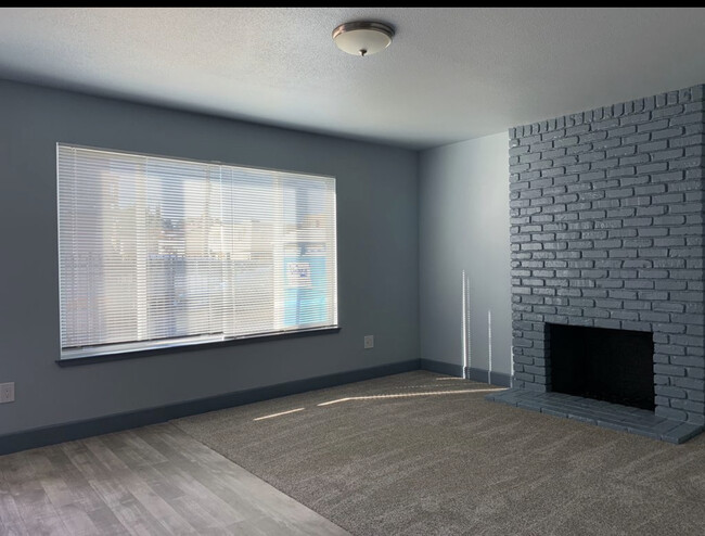 Living room w/ plush carpet, Fireplace - 8651 Santa Paula Way